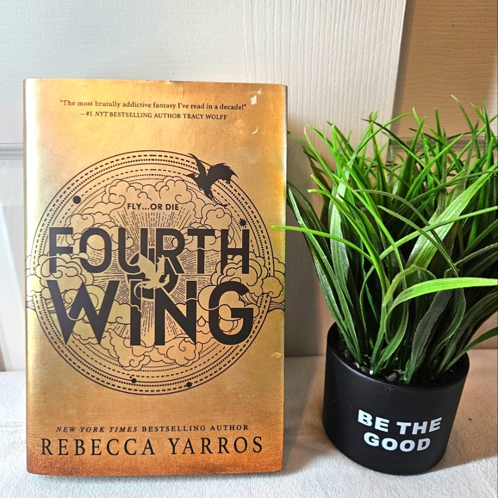 Fourth Wing book from the Empyrean series.